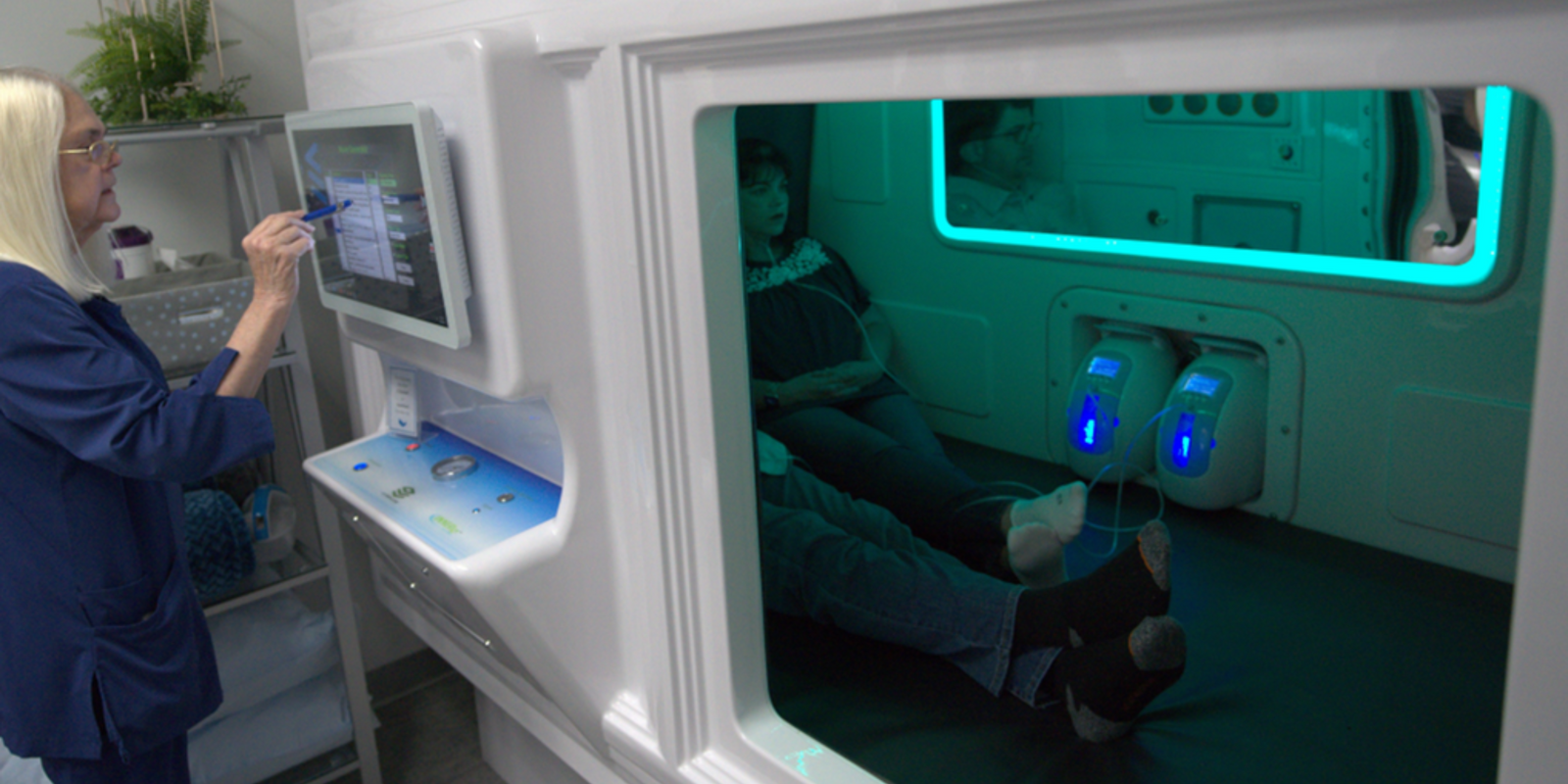 Hyperbaric chamber in clinic with patient inside