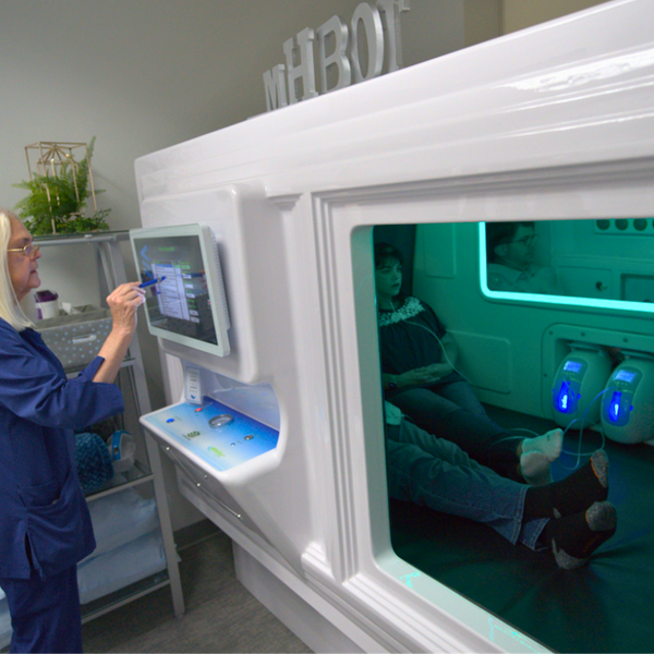 Hyper Cube: Advanced Multi-User Hyperbaric Oxygen Therapy Chamber